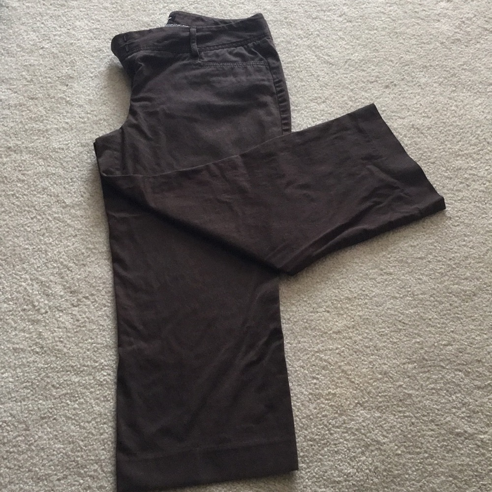 Express chocolate brown size 8 crop capri